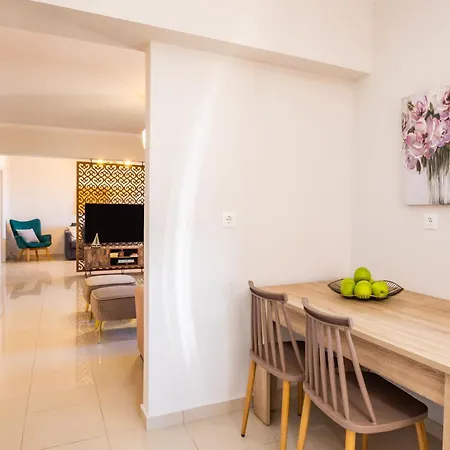 Danai Semesterbostad Voládha