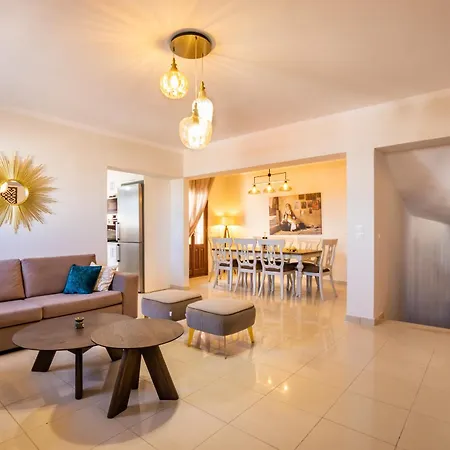 Semesterbostad Danai Voládha